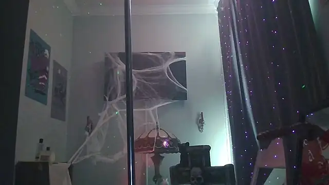 Snapshot of TallDrink11 chatting on October 24, 2025, 8:19 pm TallDrink11 online show from October 24, 2025, 8:19 pm