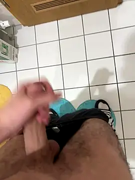 Snapshot of Dicksxd chatting on October 21, 2025, 7:57 pm Dicksxd online show from October 21, 2025, 7:57 pm