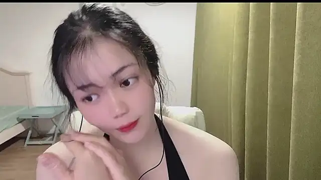 Snapshot of zora-168 chatting on October 2, 2025, 2:53 pm zora-168 online show from October 2, 2025, 2:53 pm