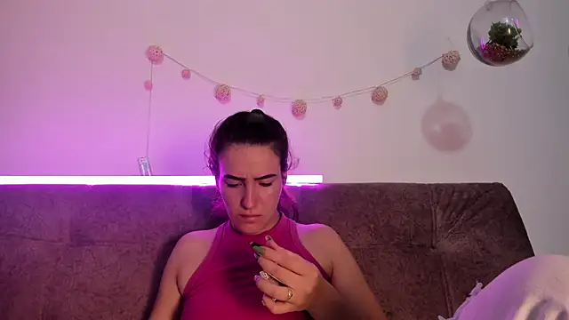 katalella brown1 online show from October 3, 2025, 11:45 am