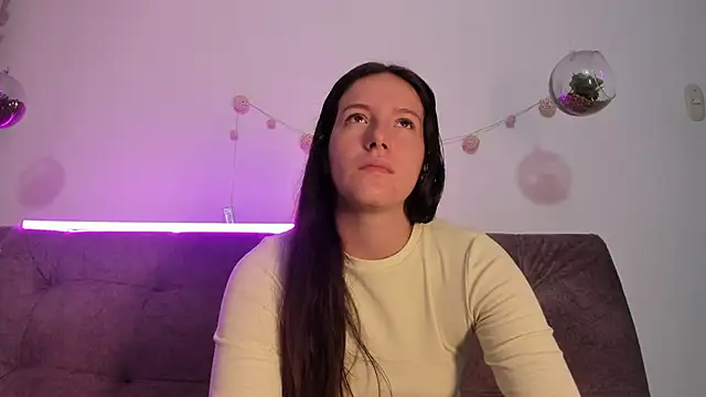 katalella brown1 online show from October 2, 2025, 11:24 am