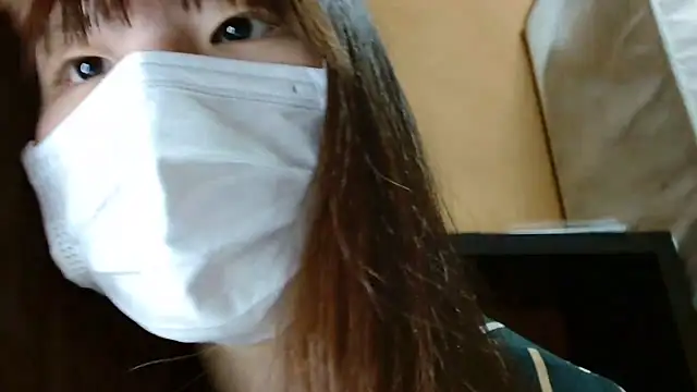 natsumiii online show from October 12, 2025, 12:23 am
