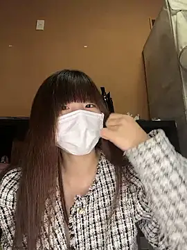 natsumiii online show from October 4, 2025, 2:51 pm