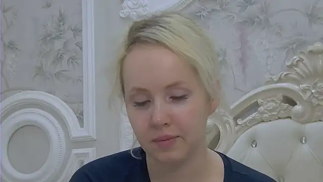 Snapshot of EllieFrosty_ chatting on July 15, 2026, 3:13 am EllieFrosty online show from July 15, 2026, 3:13 am
