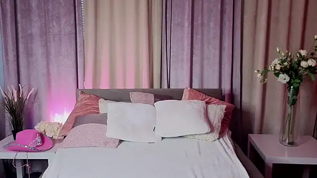 Snapshot of evafolver chatting on October 10, 2025, 6:14 am evafolver online show from October 10, 2025, 6:14 am