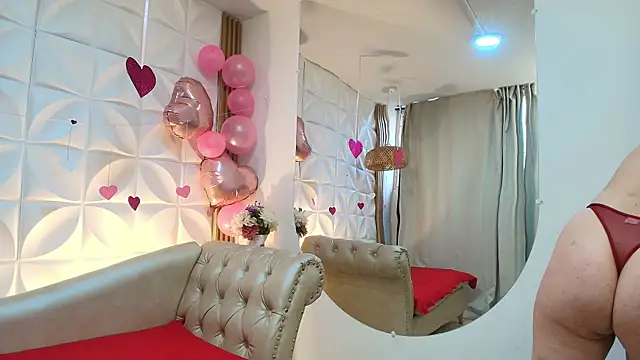 Lily rousee  online show from February 9, 2026, 12:47 pm