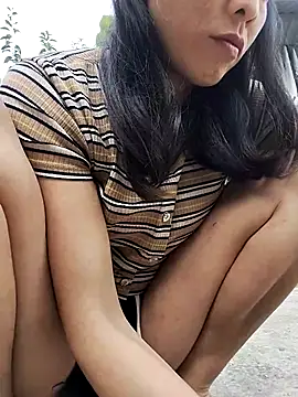 Snapshot of Sinejdk3 chatting on October 13, 2025, 9:22 am Sinejdk3 online show from October 13, 2025, 9:22 am