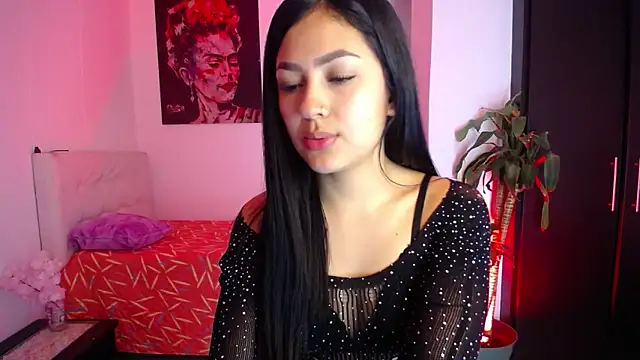 heidy 01 online show from February 4, 2026, 12:33 pm