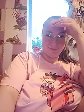 Kiss Eva online show from May 15, 2026, 5:44 pm