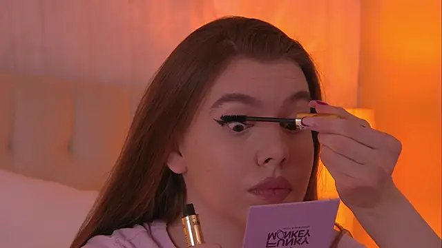 AshleyEvance online show from June 13, 2026, 6:33 am