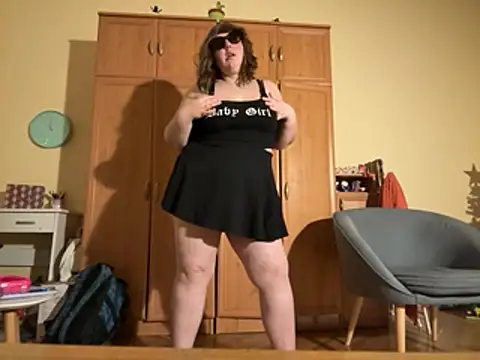 Snapshot of CherryLace04 chatting on February 1, 2026, 3:32 pm CherryLace04 online show from February 1, 2026, 3:32 pm