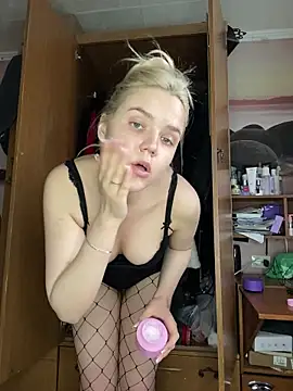 April Purr online show from May 9, 2026, 10:51 am