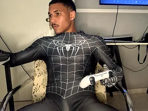 Snapshot of edualqxo chatting on October 15, 2025, 11:35 pm edualqxo online show from October 15, 2025, 11:35 pm