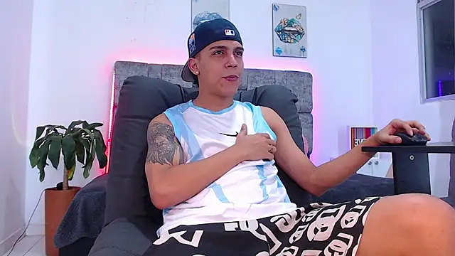 Snapshot of david_santos16 chatting on November 7, 2025, 3:22 am david santos16 online show from November 7, 2025, 3:22 am