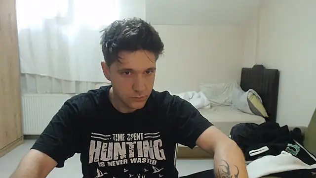 Snapshot of 2handsomemann chatting on May 26, 2026, 10:02 am 2handsomemann online show from May 26, 2026, 10:02 am
