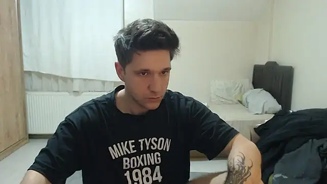 Snapshot of 2handsomemann chatting on June 1, 2026, 6:18 pm 2handsomemann online show from June 1, 2026, 6:18 pm