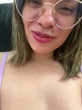 Snapshot of Pribaixinha chatting on October 15, 2025, 7:33 pm Pribaixinha online show from October 15, 2025, 7:33 pm