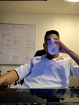 Juann-cock online show from October 2, 2025, 12:14 am