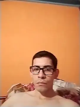 KingMaxiZ online show from November 9, 2025, 3:43 am