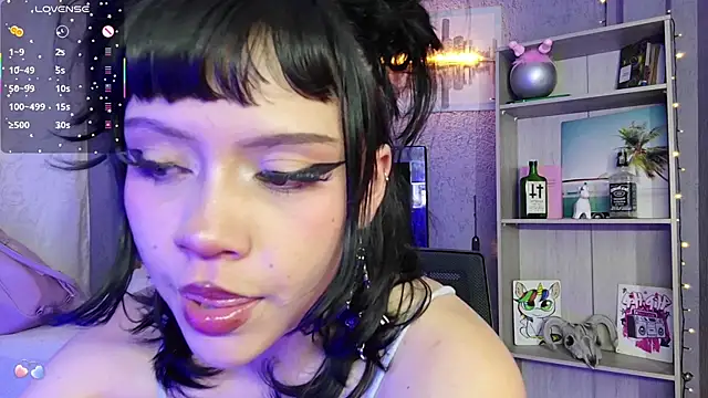 Snapshot of Terra_Terra chatting on October 9, 2025, 4:13 am Terra Terra online show from October 9, 2025, 4:13 am