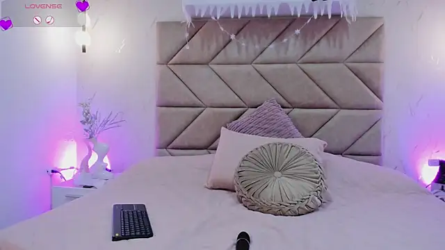 Snapshot of ValeryyWilliams chatting on November 30, 2025, 1:45 pm ValeryyWilliams online show from November 30, 2025, 1:45 pm