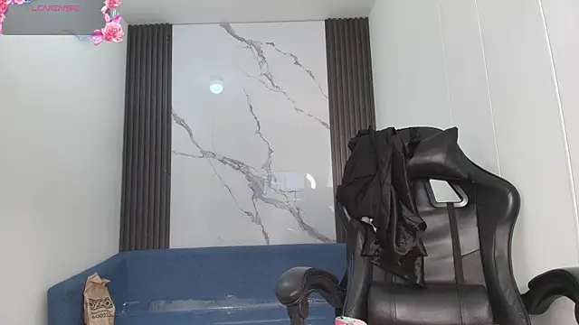 Snapshot of ShaunaDream chatting on October 16, 2025, 5:05 am ShaunaDream online show from October 16, 2025, 5:05 am