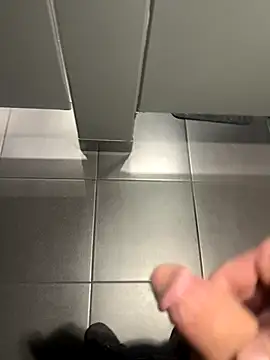 Snapshot of 66Retro99 chatting on September 9, 2025, 11:14 pm 66Retro99 online show from September 9, 2025, 11:14 pm