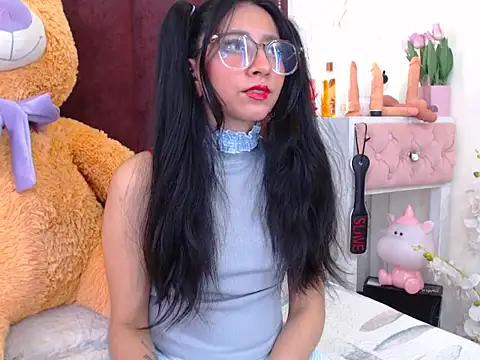 Snapshot of VioletxBloom chatting on October 9, 2025, 7:25 pm VioletxBloom online show from October 9, 2025, 7:25 pm