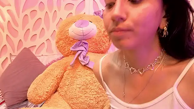 Snapshot of VioletxBloom chatting on February 20, 2026, 8:33 pm VioletxBloom online show from February 20, 2026, 8:33 pm