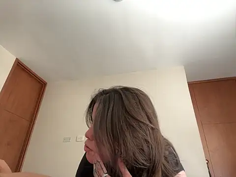 Kaliykatie online show from December 16, 2025, 4:33 pm