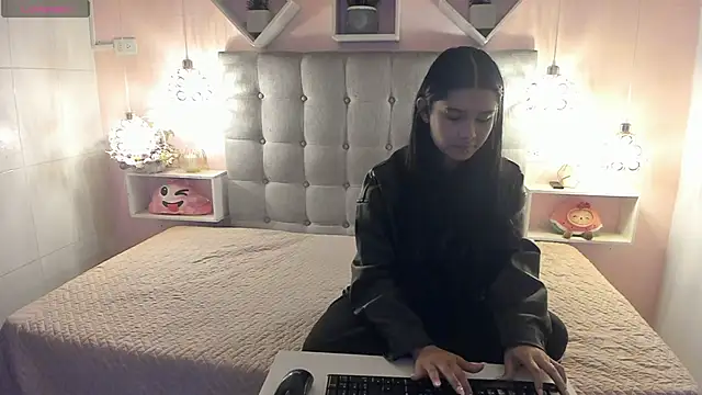 Kaliykatie online show from April 28, 2026, 4:06 am