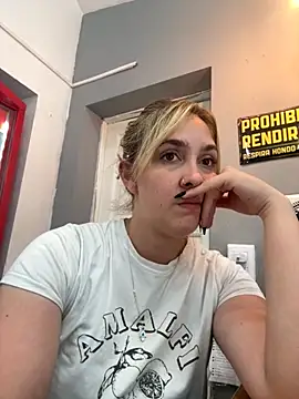 Snapshot of ayebran chatting on November 27, 2025, 7:25 pm ayebran online show from November 27, 2025, 7:25 pm