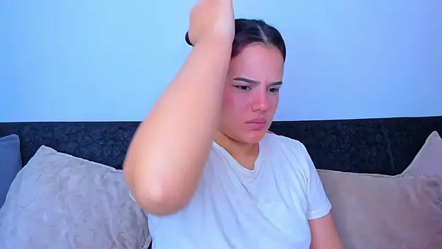 Snapshot of sweet_lily26 chatting on November 8, 2025, 1:36 pm sweet lily26 online show from November 8, 2025, 1:36 pm