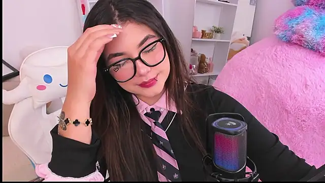 dolce antonellaa online show from February 26, 2026, 3:17 am