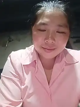 Snapshot of quynhkoolbae chatting on June 26, 2026, 1:28 pm quynhkoolbae online show from June 26, 2026, 1:28 pm