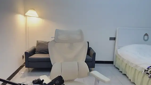 Maymay  online show from November 14, 2025, 11:41 pm