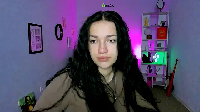 miss ella  online show from September 25, 2025, 5:46 am