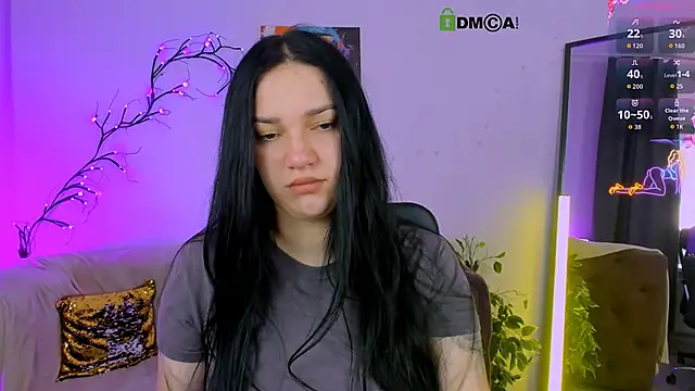 miss ella  online show from September 27, 2025, 12:11 pm