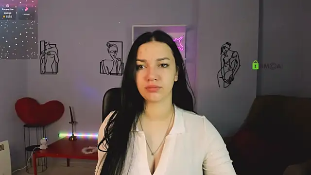 miss ella  online show from October 2, 2025, 6:06 am