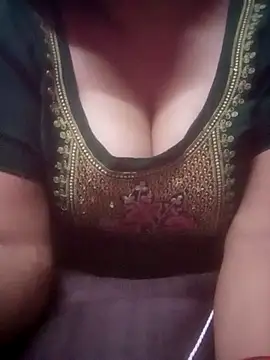 Snapshot of TINASONI chatting on July 9, 2026, 12:37 pm TINASONI online show from July 9, 2026, 12:37 pm
