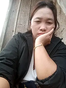 Snapshot of miumiu_00 chatting on October 29, 2025, 12:42 am miumiu 00 online show from October 29, 2025, 12:42 am