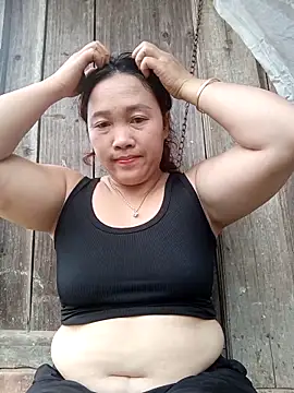 Snapshot of miumiu_00 chatting on October 14, 2025, 2:23 am miumiu 00 online show from October 14, 2025, 2:23 am