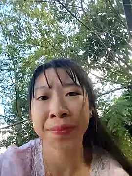 mayly lucky online show from October 5, 2025, 2:13 am