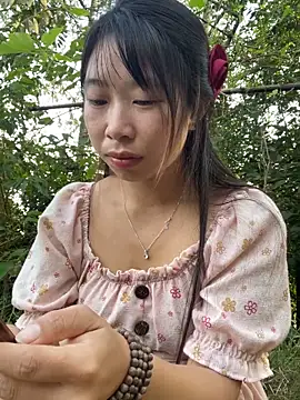mayly lucky online show from October 3, 2025, 1:09 am