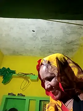 Rubi12A online show from December 18, 2025, 2:43 pm