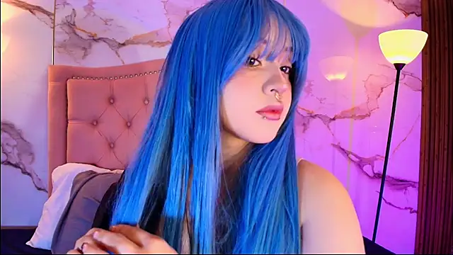Suxan White  online show from June 25, 2026, 9:09 pm