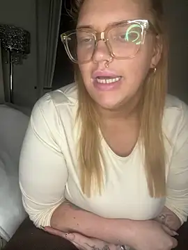 Snapshot of MysteriousMylaX chatting on November 13, 2025, 5:17 pm MysteriousMylaX online show from November 13, 2025, 5:17 pm