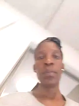 londie2 online show from November 26, 2025, 7:19 am