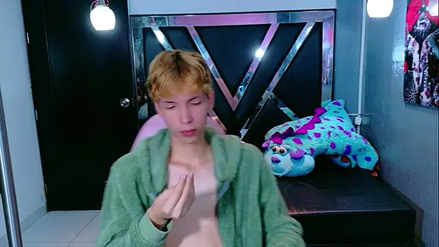 Snapshot of park_jimin1 chatting on October 17, 2025, 12:29 pm park jimin1 online show from October 17, 2025, 12:29 pm