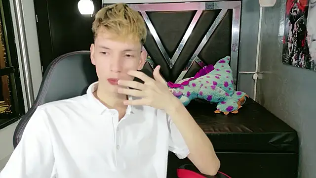 Snapshot of park_jimin1 chatting on November 27, 2025, 12:05 pm park jimin1 online show from November 27, 2025, 12:05 pm